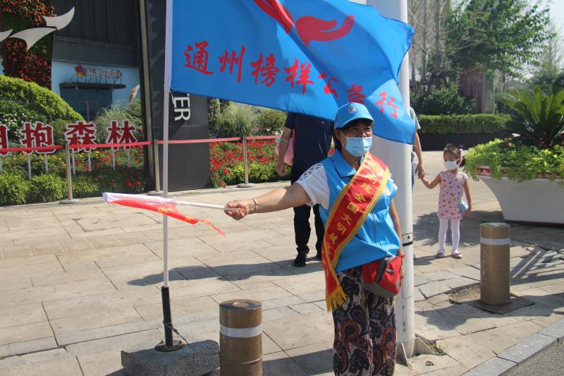 <strong>草女人视频</strong>